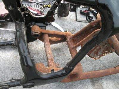 Honda_VT_600_C_Shadow_Custom-Umbau_Schwinge_Fender_Mono-Sitz_Tank-Tacho_orig__Auspuff_HM_MR1_E1_16tMls_138.jpg