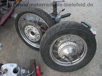Honda_VT_600_C_Shadow_Custom-Umbau_Schwinge_Fender_Mono-Sitz_Tank-Tacho_orig__Auspuff_HM_MR1_E1_16tMls_15.jpg