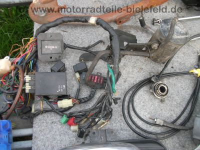 Honda_VT_600_C_Shadow_Custom-Umbau_Schwinge_Fender_Mono-Sitz_Tank-Tacho_orig__Auspuff_HM_MR1_E1_16tMls_38.jpg
