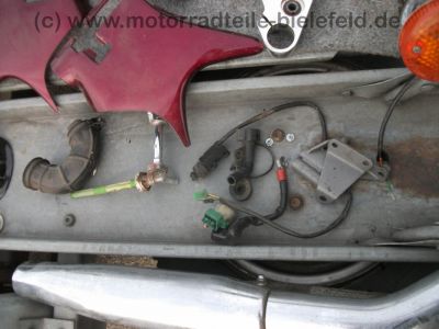 Honda_VT_600_C_Shadow_Custom-Umbau_Schwinge_Fender_Mono-Sitz_Tank-Tacho_orig__Auspuff_HM_MR1_E1_16tMls_41.jpg