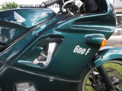 Honda_CBR_600_F_PC19_gruen_Sitzbank_neu_Sonderverkleidung_vorn_-_wie_PC23_CBR_1000_F_SC21_15.jpg