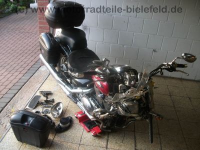 Suzuki_VL_800_Intruder_LC_VOLUSIA_Crash_Gepaecktraeger_mit_Koffer-System_-_wie_VS_VZ_VX_600_700_750_800_Marauder__3.jpg