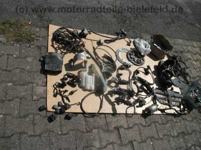 Honda_XRV_750_L_Africa_Twin_RD04_Ersatz-Teile_spare-parts_Motor_Getriebe_Elektrik_Tank_Schwinge_Airbox_-_vgl__XL_600_V_PD06_XRV_650_RD03_23.jpg