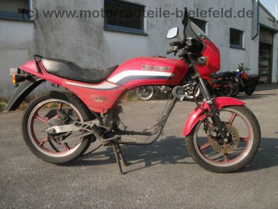 Kawasaki_GPZ_305_BD_Belt-Drive_Twin_rot_Kopfschaden_Riemen_OK_-_wie_KZ_Z_CSR_250_305_21.jpg