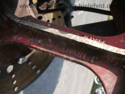 Kawasaki_GPZ_305_BD_Belt-Drive_Twin_rot_Kopfschaden_Riemen_OK_-_wie_KZ_Z_CSR_250_305_45.jpg