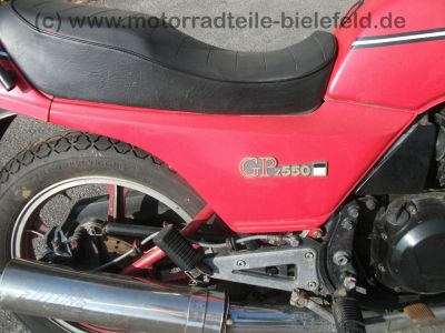 Kawasaki_GPZ_550_UT_rot_KZ550B_46kW_Auspuff_BSM_Future_4-1_4in1_-_wie_Z_KZ_500_550_750_A_B_C_D_E_F_H_LTD_53.jpg