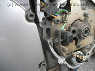 Suzuki_GSF_600_S_Bandit_GN77B_tuerkis_57kW_EZ98_2__Hd__10tkm_Crash_-_wie_GSX_GSF_GS_400_500_600_750_E_S_F_25.jpg