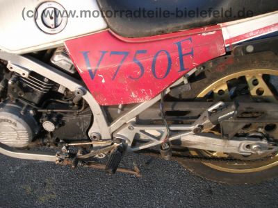 Honda_VF_750_F_RC15_HRC_Schuh_Gepaecktraeger_-_wie_VF_500_700_750_F_S_C_RC07_RC09_RC21_PC12_17.jpg