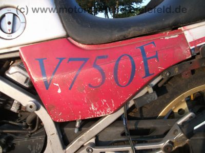 Honda_VF_750_F_RC15_HRC_Schuh_Gepaecktraeger_-_wie_VF_500_700_750_F_S_C_RC07_RC09_RC21_PC12_29.jpg