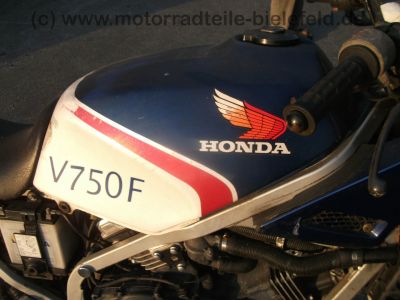Honda_VF_750_F_RC15_HRC_Schuh_Gepaecktraeger_-_wie_VF_500_700_750_F_S_C_RC07_RC09_RC21_PC12_49.jpg