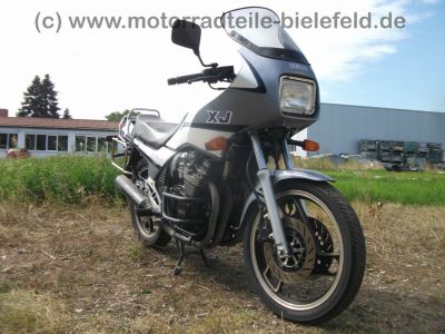Yamaha_XJ_600_3KN_grau-weiss_49kW_67PS_Original-Verkleidung_hohe_Scheibe_Koffer-Traeger_-_wie_51J_XJ_550_650_700_750_900_54.jpg