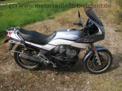 Yamaha_XJ_600_3KN_grau-weiss_49kW_67PS_Original-Verkleidung_hohe_Scheibe_Koffer-Traeger_-_wie_51J_XJ_550_650_700_750_900_57.jpg