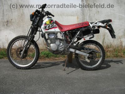Honda_XLR_125_R_JD16_weiss-rot_Enduro_offen_94_Kmh_-_wie_CLR_125_City-Fly_JD18_XR_125_L_JD19_Einzylinder_1.jpg