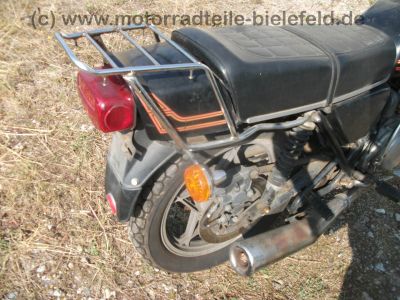 Suzuki_GS_550_E__original_schwarz-rot_Gepaeck-Traeger_-_wie_GS_400_500_750_D_E_L_T_66.jpg