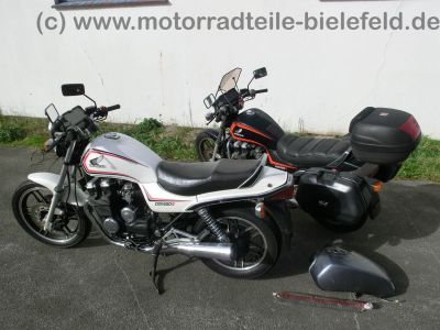 Honda_CBX_650_E_RC13_weiss_orig__Auspuff_HM_ME5_E_-_wie_CBX_550_750_F_F2_PC04_RC17_1.jpg