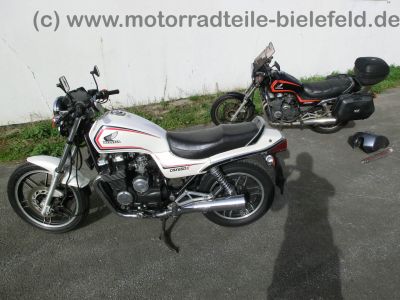 Honda_CBX_650_E_RC13_weiss_orig__Auspuff_HM_ME5_E_-_wie_CBX_550_750_F_F2_PC04_RC17_11.jpg