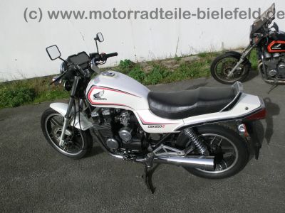 Honda_CBX_650_E_RC13_weiss_orig__Auspuff_HM_ME5_E_-_wie_CBX_550_750_F_F2_PC04_RC17_12.jpg