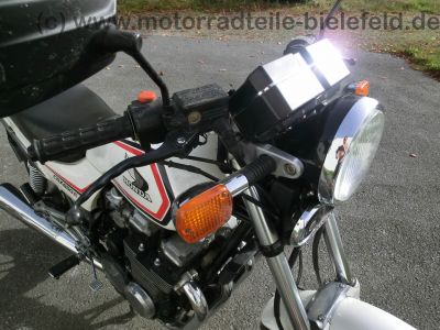 Honda_CBX_650_E_RC13_weiss_orig__Auspuff_HM_ME5_E_-_wie_CBX_550_750_F_F2_PC04_RC17_29.jpg