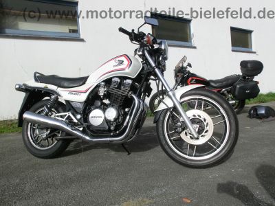 Honda_CBX_650_E_RC13_weiss_orig__Auspuff_HM_ME5_E_-_wie_CBX_550_750_F_F2_PC04_RC17_40.jpg