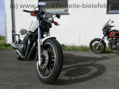 Honda_CBX_650_E_RC13_weiss_orig__Auspuff_HM_ME5_E_-_wie_CBX_550_750_F_F2_PC04_RC17_41.jpg