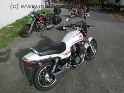 Honda_CBX_650_E_RC13_weiss_orig__Auspuff_HM_ME5_E_-_wie_CBX_550_750_F_F2_PC04_RC17_44.jpg