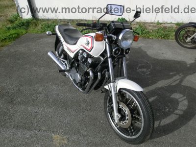 Honda_CBX_650_E_RC13_weiss_orig__Auspuff_HM_ME5_E_-_wie_CBX_550_750_F_F2_PC04_RC17_46.jpg