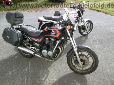 Honda_CBX_650_E_RC13_weiss_orig__Auspuff_HM_ME5_E_-_wie_CBX_550_750_F_F2_PC04_RC17_5.jpg