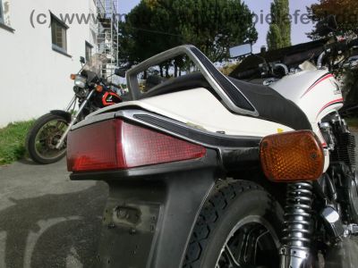 Honda_CBX_650_E_RC13_weiss_orig__Auspuff_HM_ME5_E_-_wie_CBX_550_750_F_F2_PC04_RC17_56.jpg