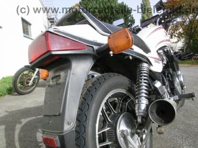 Honda_CBX_650_E_RC13_weiss_orig__Auspuff_HM_ME5_E_-_wie_CBX_550_750_F_F2_PC04_RC17_57.jpg