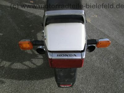 Honda_CBX_650_E_RC13_weiss_orig__Auspuff_HM_ME5_E_-_wie_CBX_550_750_F_F2_PC04_RC17_66.jpg