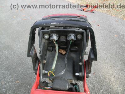 Honda_VF_400_F_NC13_nackt_mit_orig__Auspuff_HM_KE7_K_-_wie_VT_500_E_PC11_VF_500_F_F2_PC12_VF_750_F_RC15_35.jpg