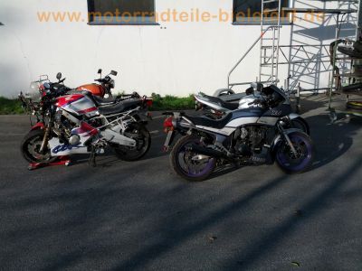 Yamaha_XJ_600_3KM_original_grau-weiss_GIVI_Mono-Rack_MRA_Motor-Verkleidung_-_wie_3KN_51J_72.jpg
