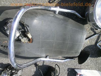 Yamaha_XJ_550_4V8_weiss_Ersatz-Teile_Motor_Heck-Buegel_-_wie_XJ_400_600_650_750_48.jpg