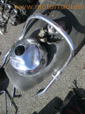 Yamaha_XJ_550_4V8_weiss_Ersatz-Teile_Motor_Heck-Buegel_-_wie_XJ_400_600_650_750_73.jpg