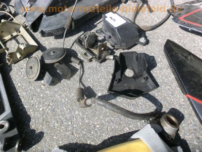 Kawasaki_GPZ_1000_RX_grau_Seitenschaden_ZXT00A_Extras_-_wie_ZX-10_ZXT00B_GPZ_900_750_R_ZX_900_A_42.jpg