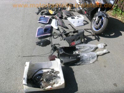 Kawasaki_GPZ_1000_RX_grau_Seitenschaden_ZXT00A_Extras_-_wie_ZX-10_ZXT00B_GPZ_900_750_R_ZX_900_A_7.jpg