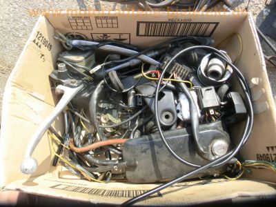 Suzuki_GS_550_E_neon-gelb_Ersatz-Teile_spares_spare_parts_-_wie_GS_400_500_750_850_1000_E_188.jpg