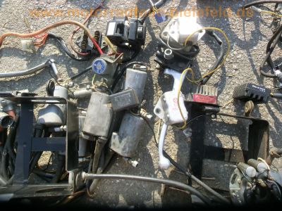 Suzuki_GS_550_E_neon-gelb_Ersatz-Teile_spares_spare_parts_-_wie_GS_400_500_750_850_1000_E_202.jpg