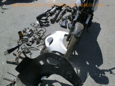 Kawasaki_KZ_750_R_weiss_ES-Verkleidung_GP_750_Z_mit_Z1-R_Z_1000_R_Maske_-_wie_Z_KZ_500_550_650_750_900_1000_26.jpg