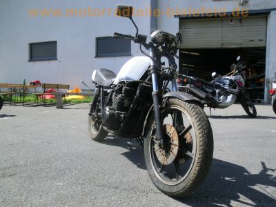 Kawasaki_KZ_750_R_weiss_ES-Verkleidung_GP_750_Z_mit_Z1-R_Z_1000_R_Maske_-_wie_Z_KZ_500_550_650_750_900_1000_33.jpg