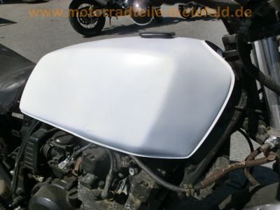 Kawasaki_KZ_750_R_weiss_ES-Verkleidung_GP_750_Z_mit_Z1-R_Z_1000_R_Maske_-_wie_Z_KZ_500_550_650_750_900_1000_40.jpg
