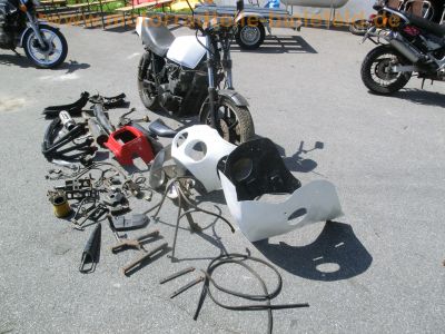 Kawasaki_KZ_750_R_weiss_ES-Verkleidung_GP_750_Z_mit_Z1-R_Z_1000_R_Maske_-_wie_Z_KZ_500_550_650_750_900_1000_7.jpg
