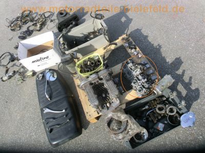 Kawasaki_KZ_650_B_Ersatz-Teile_spares_spare_parts_-_Sitzbank_Zylinder-Kopf_Vergaser_5.jpg