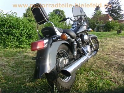 Honda_VT_125_C_SHADOW_JC29_schwarz_Chopper-Scheibe_Sissy-Bar_-_wie_XL_125_V_JC32_Varadero_CA_125_Rebel_JC26_JC24_4.jpg