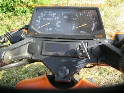 Yamaha_XZ_550_S_11U_orange_plus_Voll-Verkleidung_V2_Kardan-Tourer__21.jpg