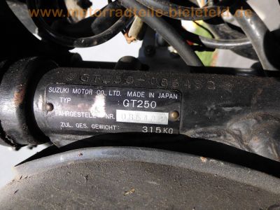 Suzuki_GT_250_grau_original_-_wie_GT_125_185_200_380_500_X7_36.jpg