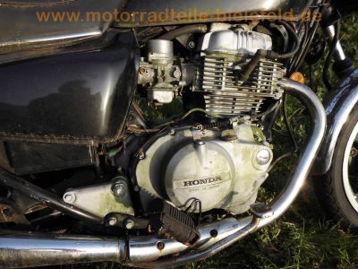Honda_CM_400_T_NC01_schwarz_Chopper_orig__Auspuff_HM_447_448_Heck-Buegel_Chrom-Fender_26.jpg