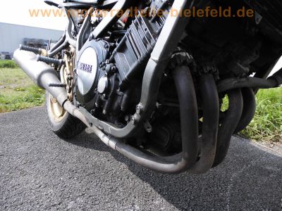 Yamaha_FZ_750_2KK_Streetfighter_schwarz_Extras_Campagnolo-Raeder_AMC_Rasten-Anlage_4-1_Auspuff_etc__53.jpg