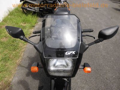 Kawasaki_GPX_600_R_ZX_600_C_schwarz-blau_Heck_locker_-_wie_GPX_GPZ_ZL_ZX_600_A_B_750_R18.jpg
