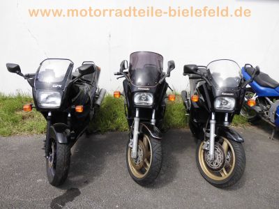 Kawasaki_GPX_600_R_ZX_600_C_schwarz-blau_Heck_locker_-_wie_GPX_GPZ_ZL_ZX_600_A_B_750_R6.jpg
